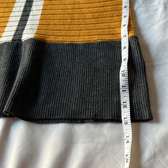 Joseph A Qu'est-ce Que C'est Color-block Sweater Gold Button Embellishments 1X - Picture 8 of 8